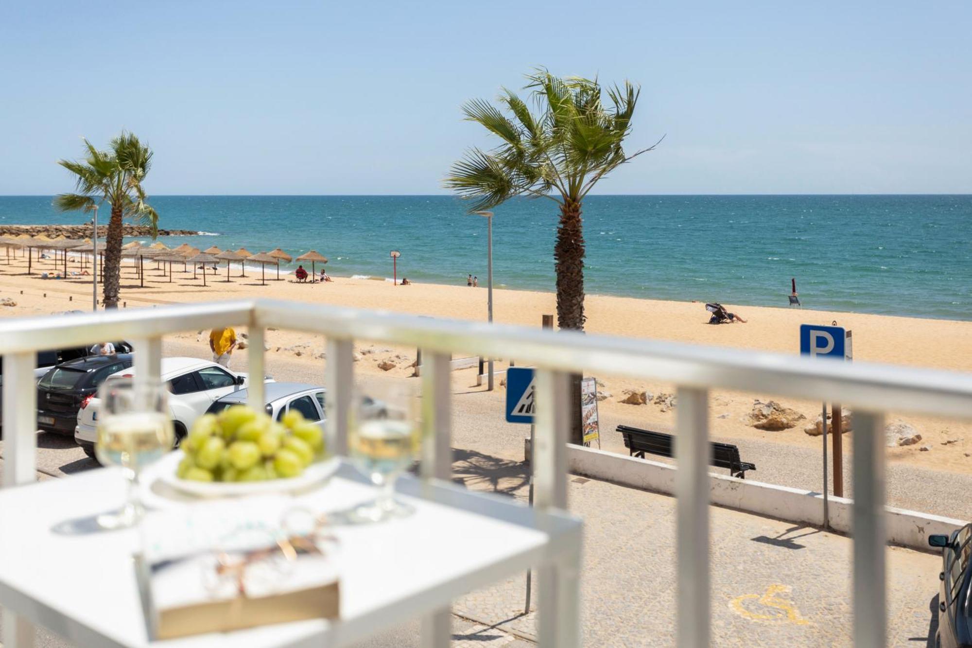Centralgarve - Stunning Beach Front Studio - Astro كوارتيرا الغرفة الصورة