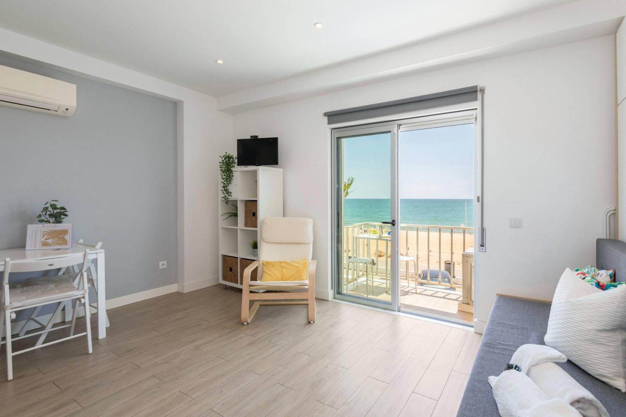 Centralgarve - Stunning Beach Front Studio - Astro كوارتيرا المظهر الخارجي الصورة